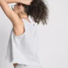 Pamuklu denim kısa fırfırlı kolsuz üst Pamuklu denim kısa fırfırlı kolsuz üst