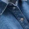 Pamuklu denim kısa kesim kutu kesim gömlek Pamuklu denim kısa kesim kutu kesim gömlek