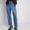 Pamuklu denim yüksek bel dar paça jean Pamuklu denim yüksek bel dar paça jean