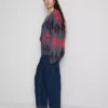 Pamuklu denim yüksek bel dar paça jean Pamuklu denim yüksek bel dar paça jean