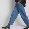 Pamuklu denim yüksek bel dar paça jean Pamuklu denim yüksek bel dar paça jean