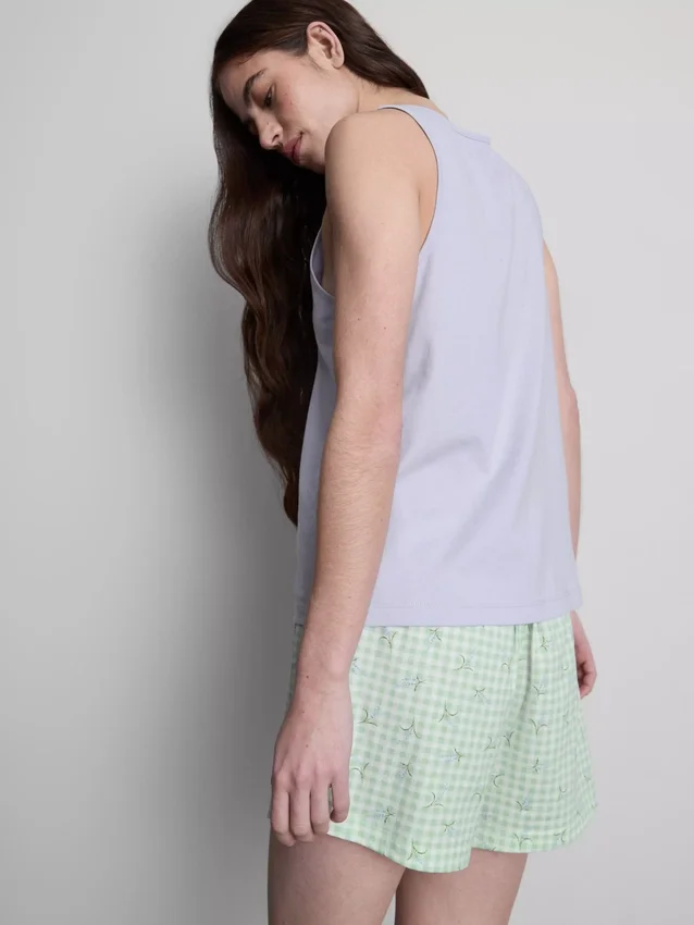 Pamuklu kolsuz üst ve şort pijama Pamuklu kolsuz üst ve şort pijama