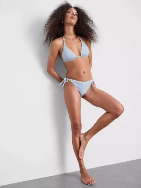 Papatya süslemeli gingham üçgen bikini üstü Papatya süslemeli gingham üçgen bikini üstü