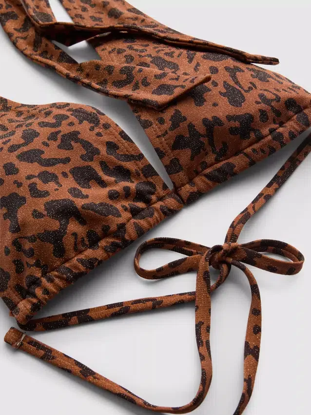 Paula Echevarría leopar desenli halter yaka bikini üstü Paula Echevarría leopar desenli halter yaka bikini üstü