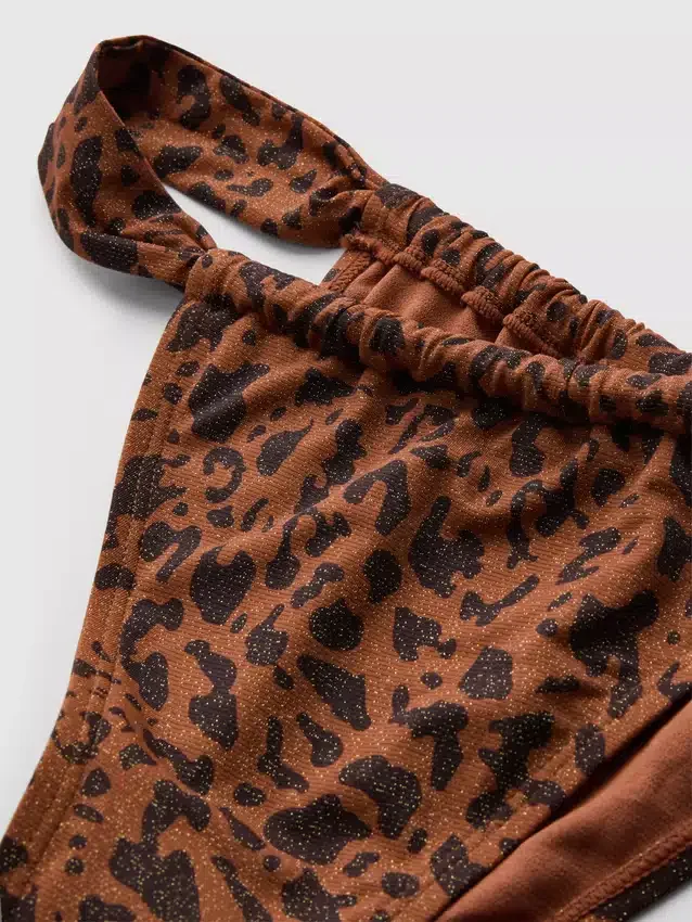 Paula Echevarría leopar desenli ışıltılı bikini altı Paula Echevarría leopar desenli ışıltılı bikini altı