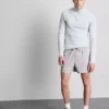 İpli spor şortu İpli spor şortu