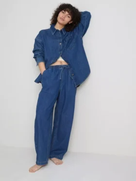 Rahat kesim pamuklu denim düğmeli gömlek