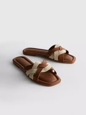 Örgülü kayışlı mules