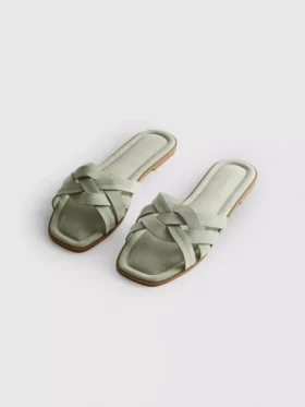 Örgülü kayışlı mules
