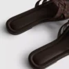 Örgülü kayışlı mules