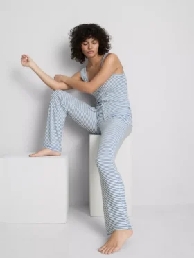 Ribana çizgili pijama altlarıyla rahatlamayı seveceksiniz