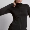Tereyağı kadar yumuşak, baştan aşağı fermuarlı performans ceketi Tereyağı kadar yumuşak, baştan aşağı fermuarlı performans ceketi