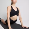 Tereyağı kadar yumuşak, büzgülü spor kısa üst Tereyağı kadar yumuşak, büzgülü spor kısa üst
