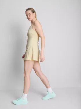 Tereyağı kadar yumuşak spor mini elbise