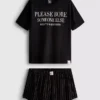 “The Devil Wears Prada” sloganlı kısa pijama “The Devil Wears Prada” sloganlı kısa pijama