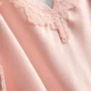 The Edit saten dantelli pijama cami üstü The Edit saten dantelli pijama cami üstü