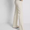 The Primark Scene | Düşük bel, geniş paça jeanler The Primark Scene | Düşük bel, geniş paça jeanler