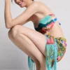 Tropikal desenli püsküllü sarong Tropikal desenli püsküllü sarong