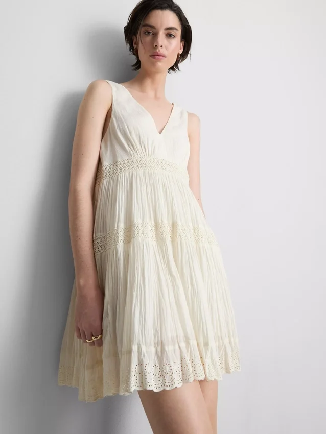 V yakalı kırışık mini elbise V yakalı kırışık mini elbise