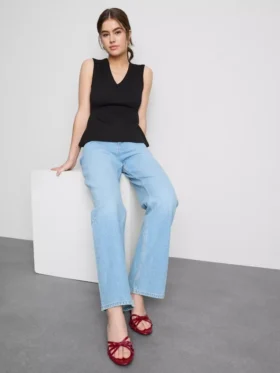 V yakalı peplum kolsuz üst