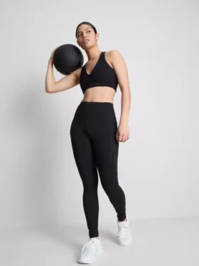 V yakalı, pürüzsüz destekli spor crop top