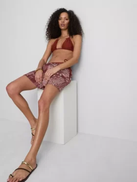 Zincir detaylı üçgen bikini üstü